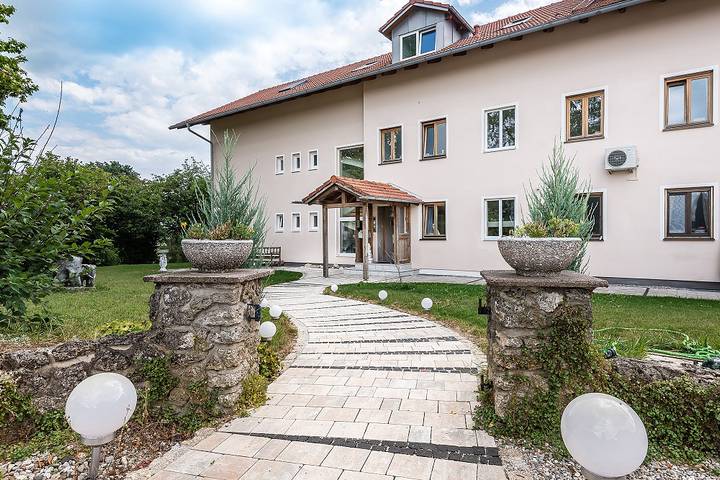 Ferienwohnung für 2 Personen, mit Terrasse und Garten in Edling