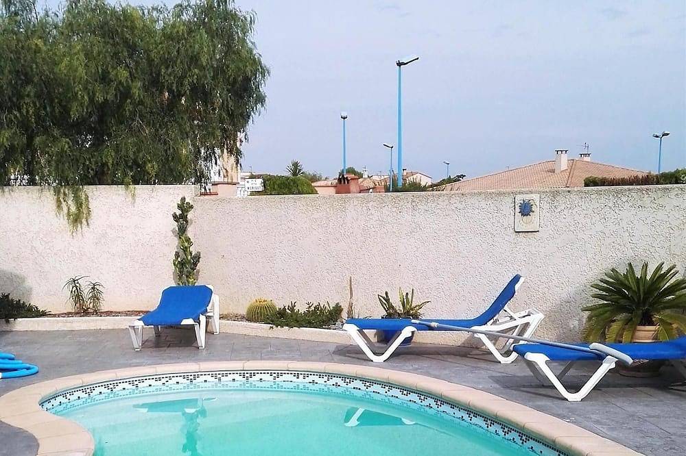 Villa Montescot  avec Piscine pour vacances à la mer au calme in Montescot, Côte méditerranéenne (France)