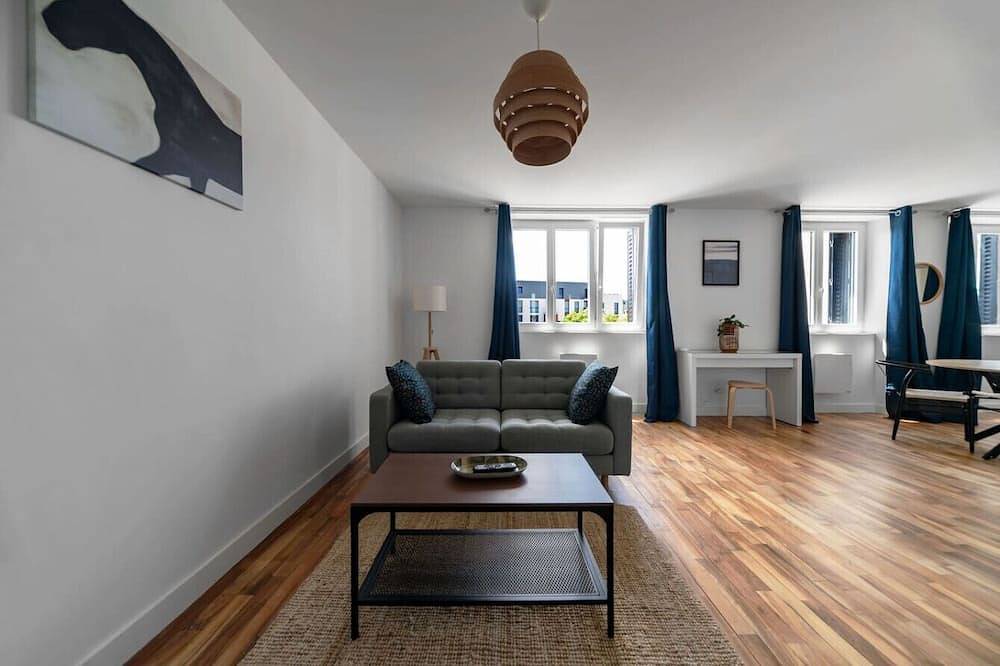 Entire apartment, Appartement design avec parking privé in Clermont-Ferrand, Volcans d'Auvergne Regional Nature Park