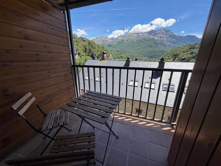 Ferienwohnung für 7 Personen, mit Garten und Terrasse sowie Pool und Ausblick - 1