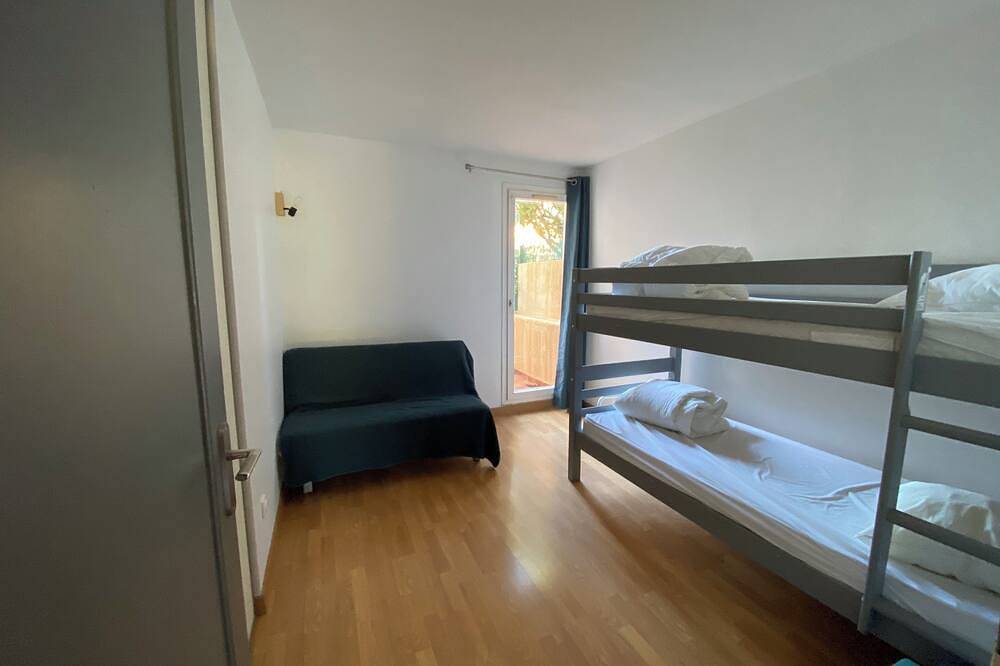 Entire apartment, Superb t4 apartment 150m from the sea in Sausset-les-Pins, Mediterranean Coast (France)
