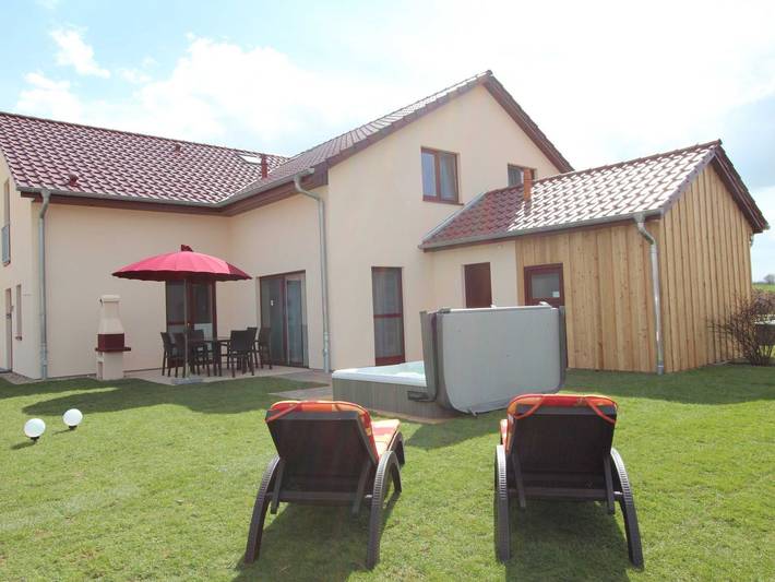 Ferienhaus für 7 Personen, mit Sauna und Terrasse sowie Garten, kinderfreundlich in Göhren-Lebbin - 2