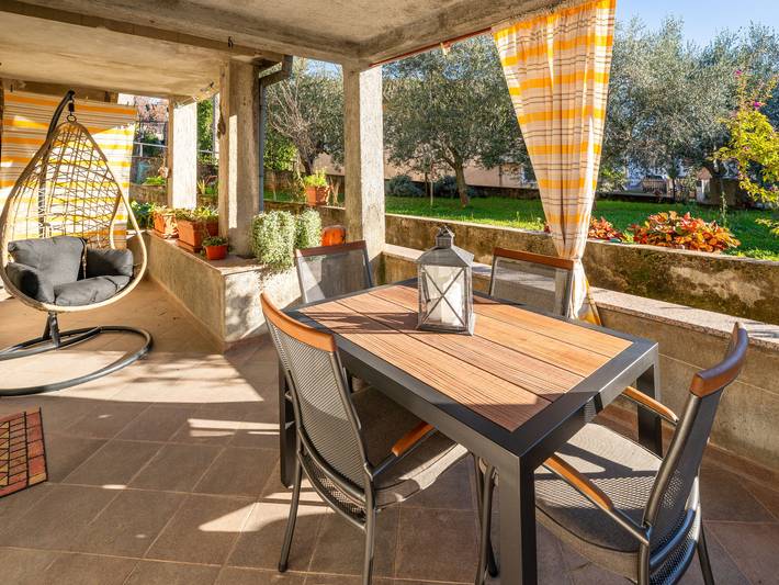 Ferienwohnung für 3 Personen, mit Terrasse und Garten