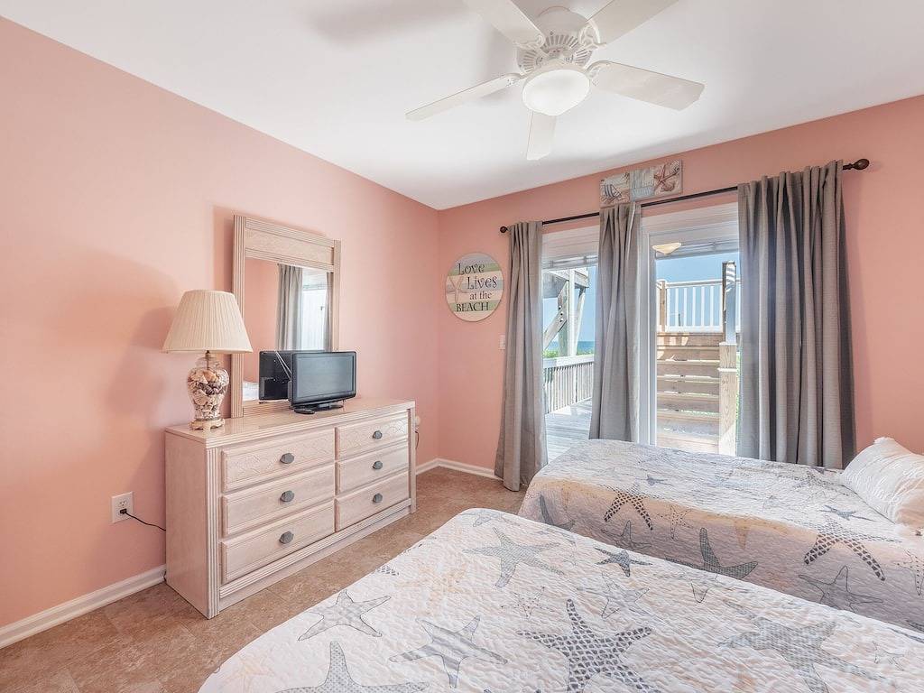 Sunshiny Daze | Oceanfront in Topsail Beach! in Topsail Beach, Topsail Island