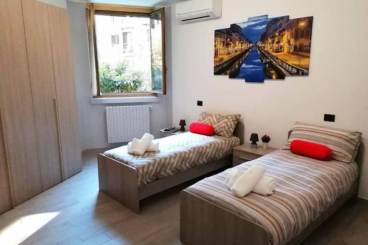 Apartamento entero, Bnbook - Two-Bedroom Apartment Near the Train Station in Ρ, Provincia de Milan