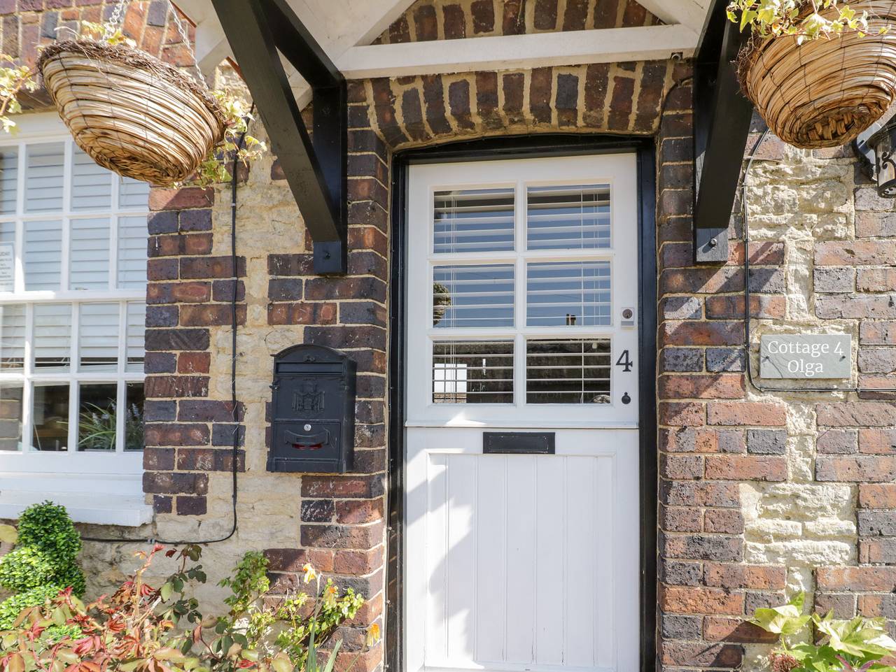 4 Canalside Cottages in Northamptonshire