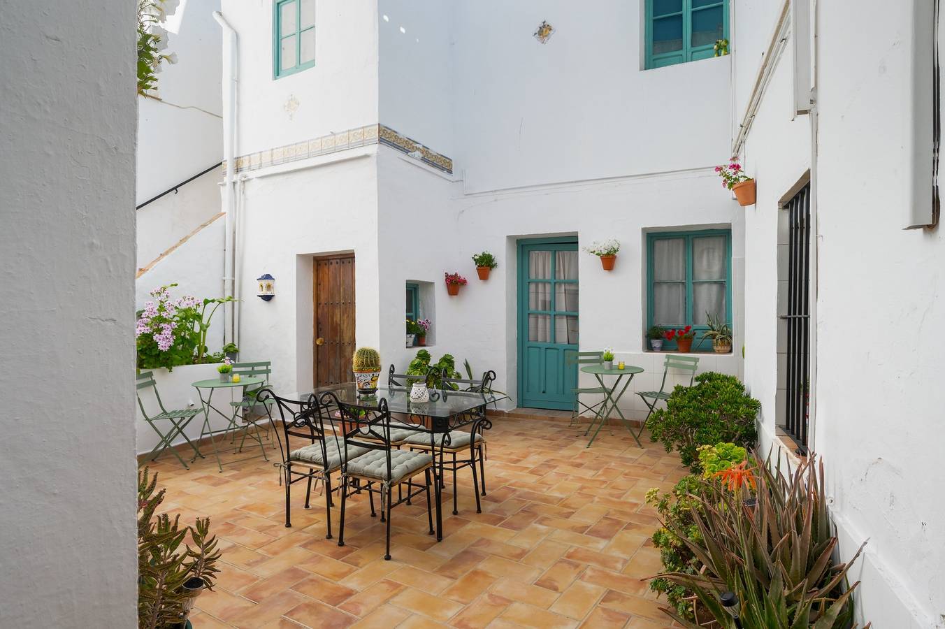 Ganze Wohnung, Apartment 'Lucero' mit Gemeinschaftsgarten, Wlan und Klimaanlage in Carmona, Sevilla Provinz