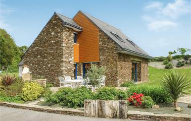 Gîte pour 8 personnes, avec piscine ainsi que terrasse et jardin à Le Bodéo