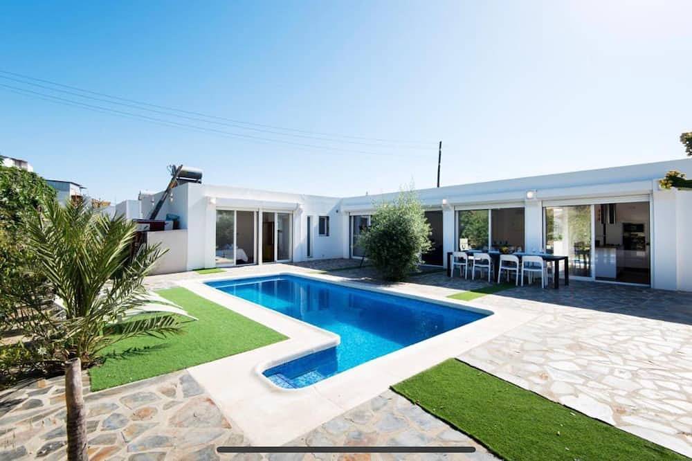 Pool Villa & Beach House in Torre de Benagalbón, Rincón de la Victoria