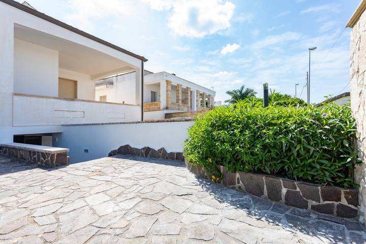 Gîte pour 5 personnes, avec jardin et terrasse à Marina di Mancaversa - 2