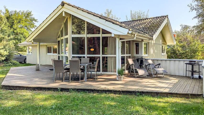Ferienhaus für 6 Personen, mit Garten und Sauna sowie Whirlpool in Travemünde