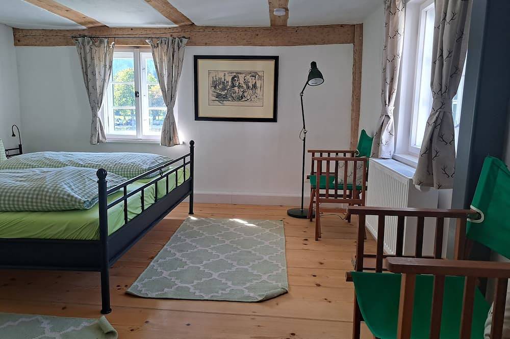 Ganze Wohnung, \"Apfelgrün\" holiday apartment, romantic holiday in a listed building in Oberammergau, Bayerische Alpen