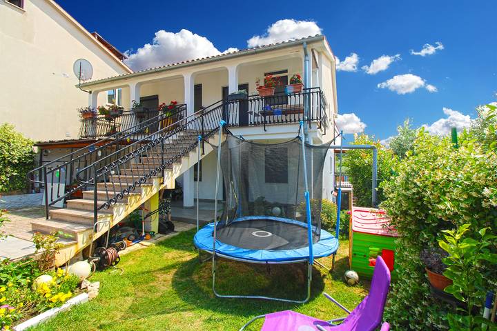 Appartamento per 4 persone, con terrazza e giardino, con animali domestici a Pula Croazia