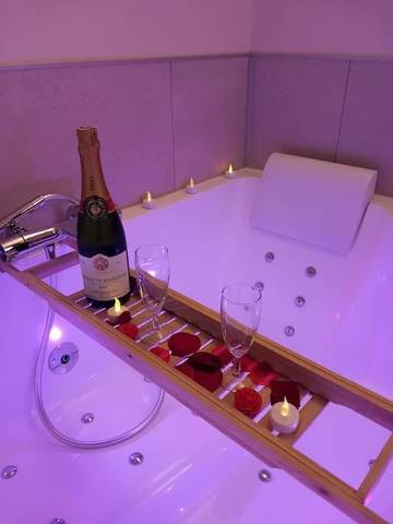 Gîte pour 2 personnes, avec jacuzzi et jardin à Beaune