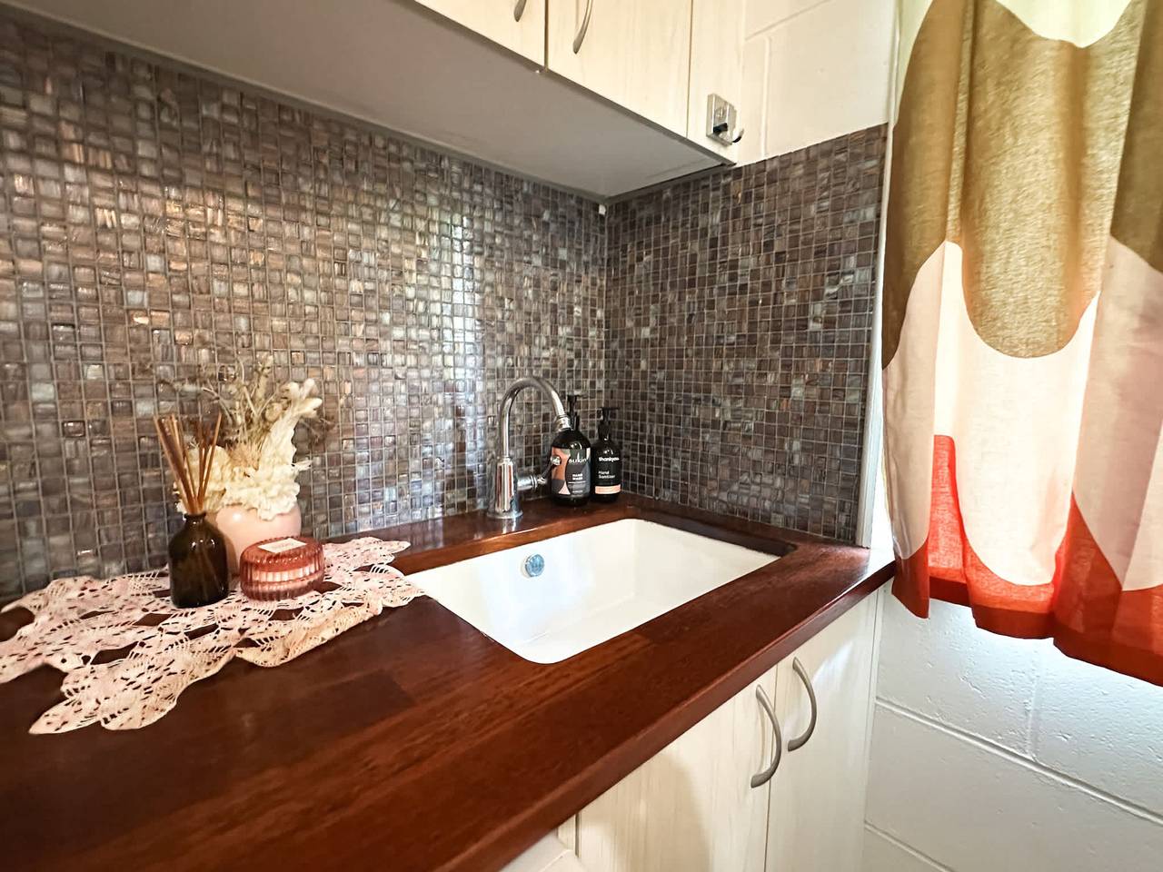 The Tides - 70s Seaside Bungalow in Port Douglas, Far North Queensland