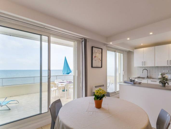 Gîte pour 2 personnes, avec terrasse à Agon-Coutainville - 2