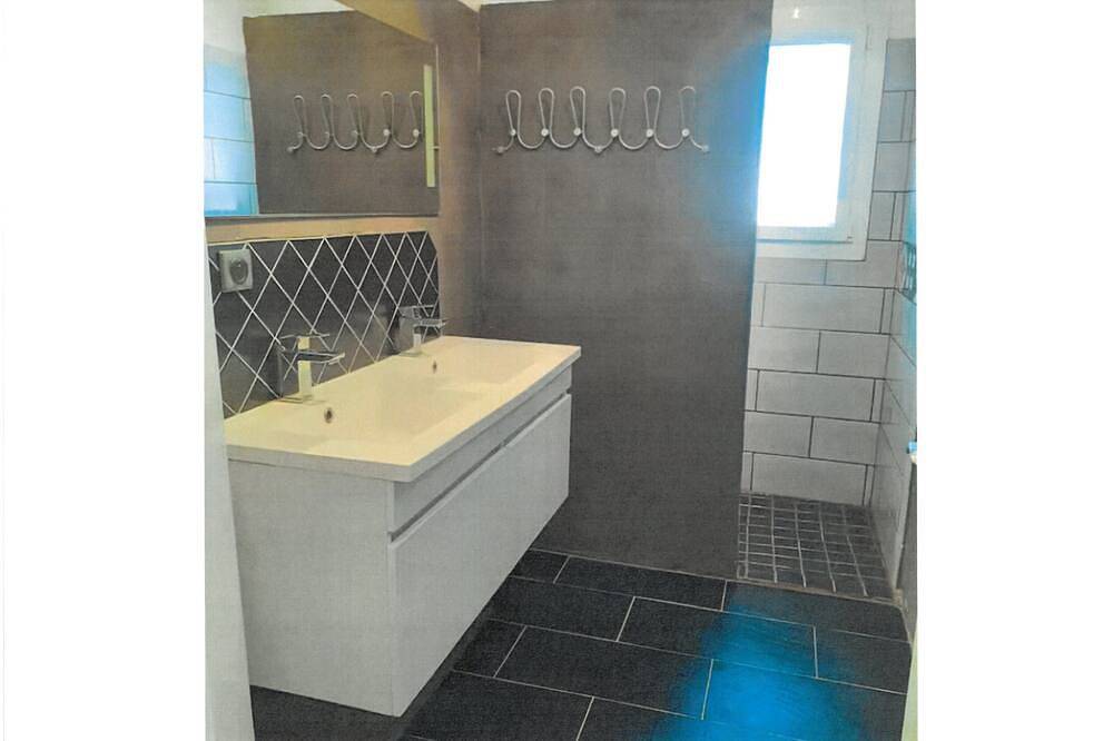 Villa with pool between Alpilles and Luberon in Cabannes, Arles region