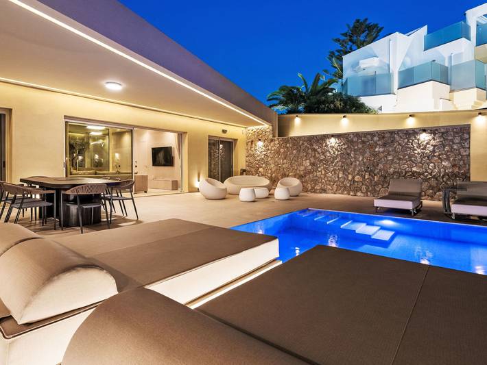 Ferienhaus für 7 Personen, mit Balkon und Terrasse sowie Garten und Pool in Rhodos Stadt - 4