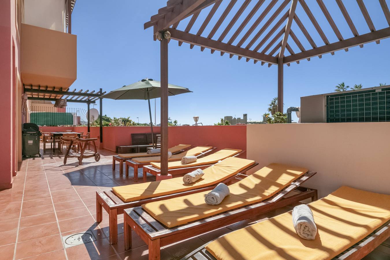 Holiday Home 'Dream Villa' with Pool, Terrace & Wi-Fi in Playa del Duque, Adeje