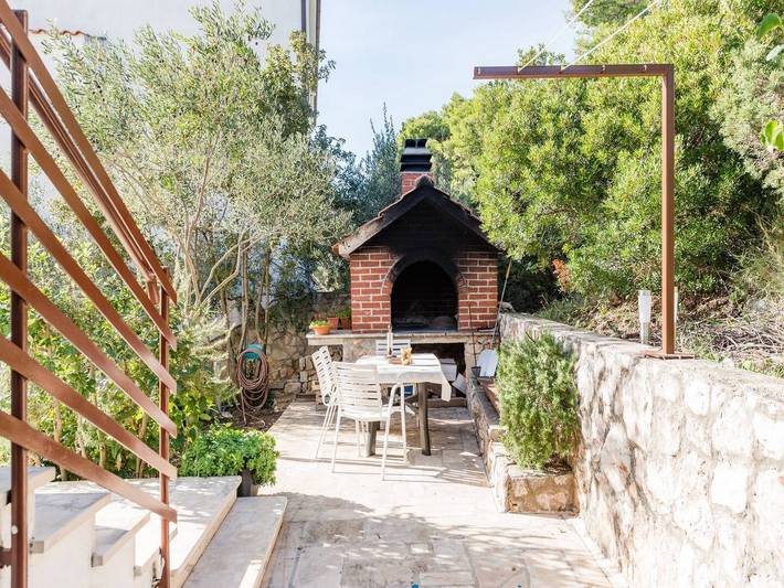 Monolocale per 2 persone, con giardino e vista oceano sull' Isola di Lesina