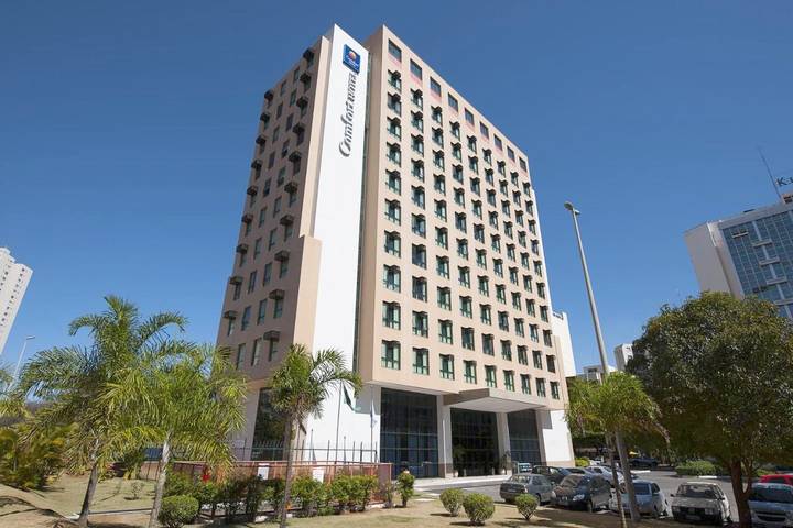 Pousadas para 2 pessoas, com sauna e vista e ainda piscina and terraço em Taguatinga