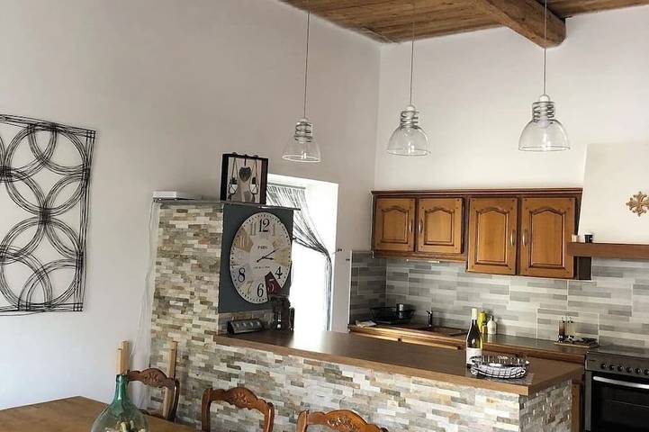 Location de vacances pour 8 personnes, avec Terrasse à Escales