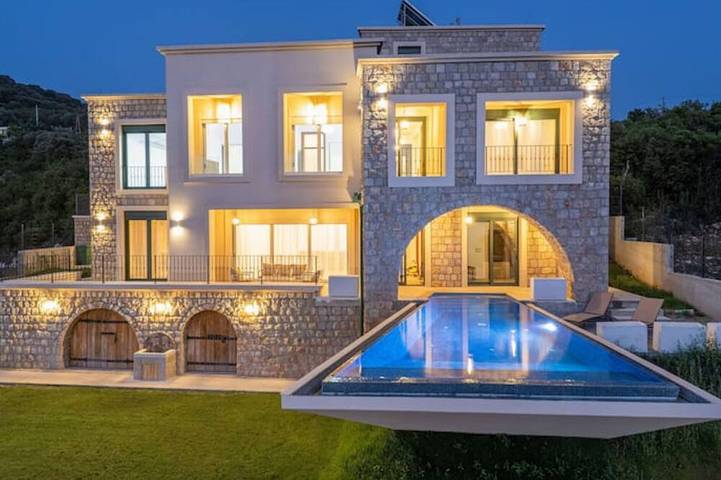 Holiday rental for 7 people, with Balcony and Garden as well as Pool in Montenegro