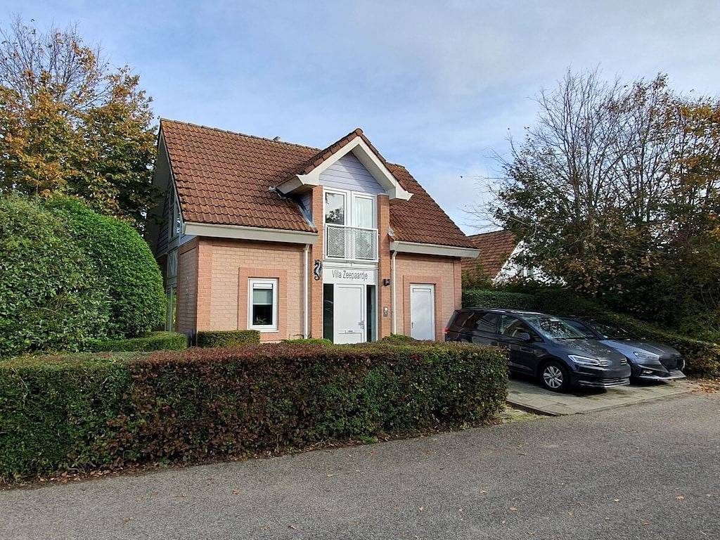 Villa in Kamperland met zwembad in De Banjaard, Kamperland