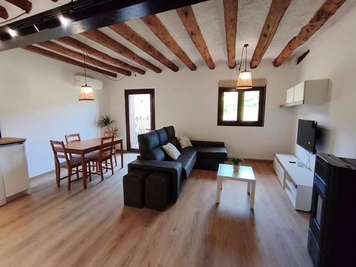 Gîte pour 4 personnes, avec balcon et vue, animaux acceptés à La Pobla de Lillet - 2