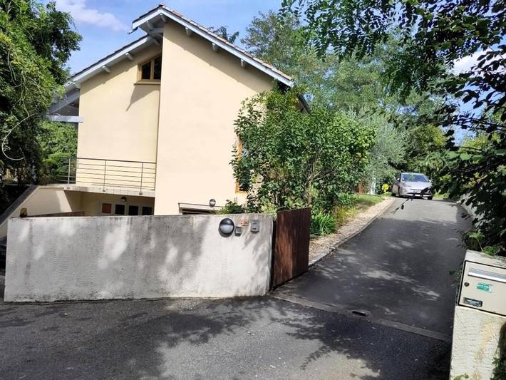 Chambre d’hôte pour 2 personnes, avec piscine ainsi que jardin et vue dans l' Ain - 2