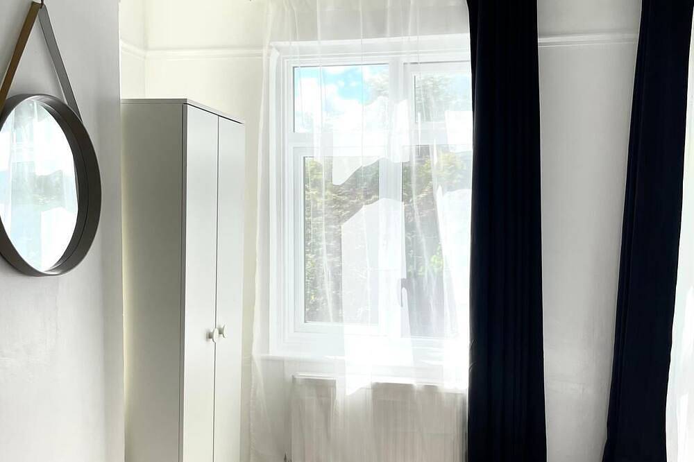 Newly decorated 4-bed home near Cambridge city centre in Cambridge, Cambridgeshire