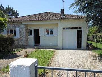 Gîte pour 4 personnes, avec terrasse à Trélissac