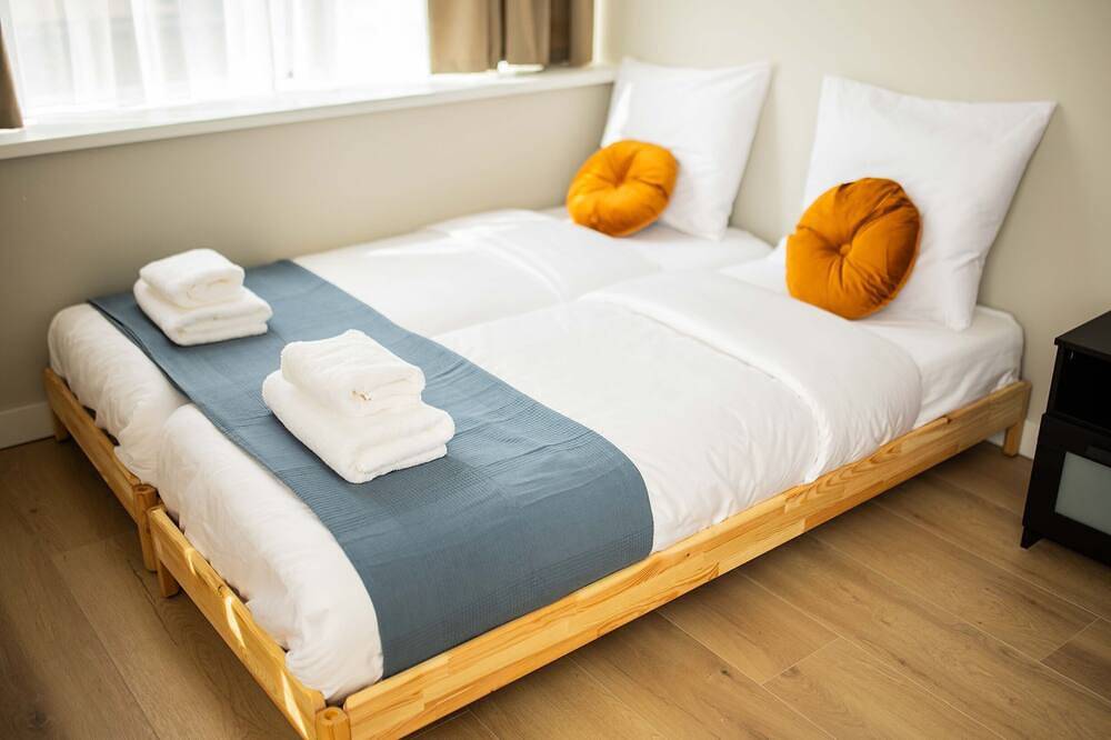 Entire apartment, Upscale Haven 2Bdr Apartment  Ws in Rotterdam, South Holland