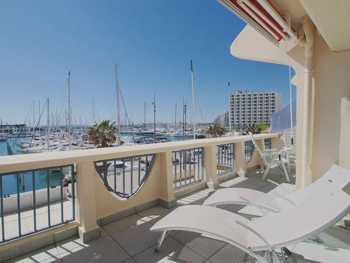 Gîte pour 5 personnes, avec terrasse dans Port de la Grande Motte