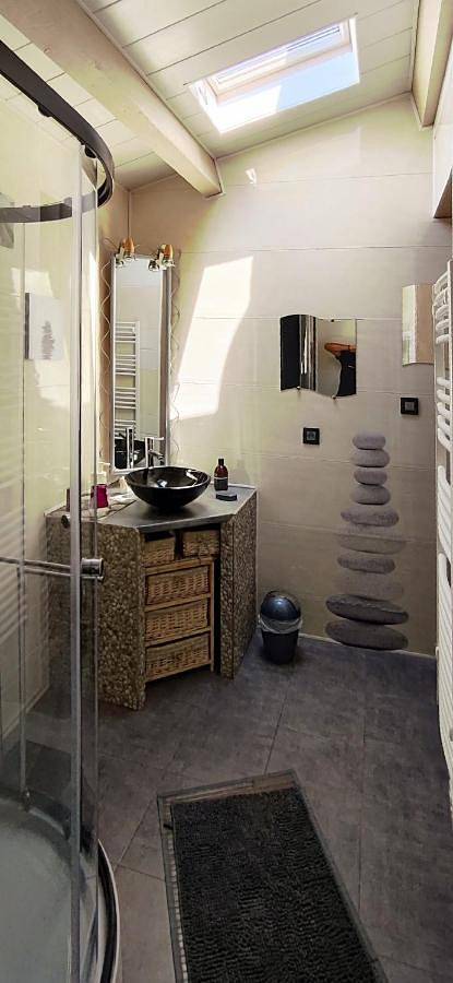 Double Room with Private Bathroom in Saint-Alban-Auriolles, Ardèche