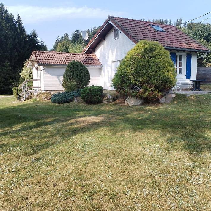 Chalet pour 2 personnes, avec vue et jardin à Le Tholy