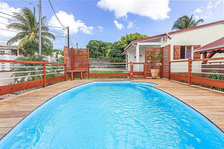 Gîte pour 2 personnes, avec jardin ainsi que jacuzzi et piscine en Guadeloupe - 3