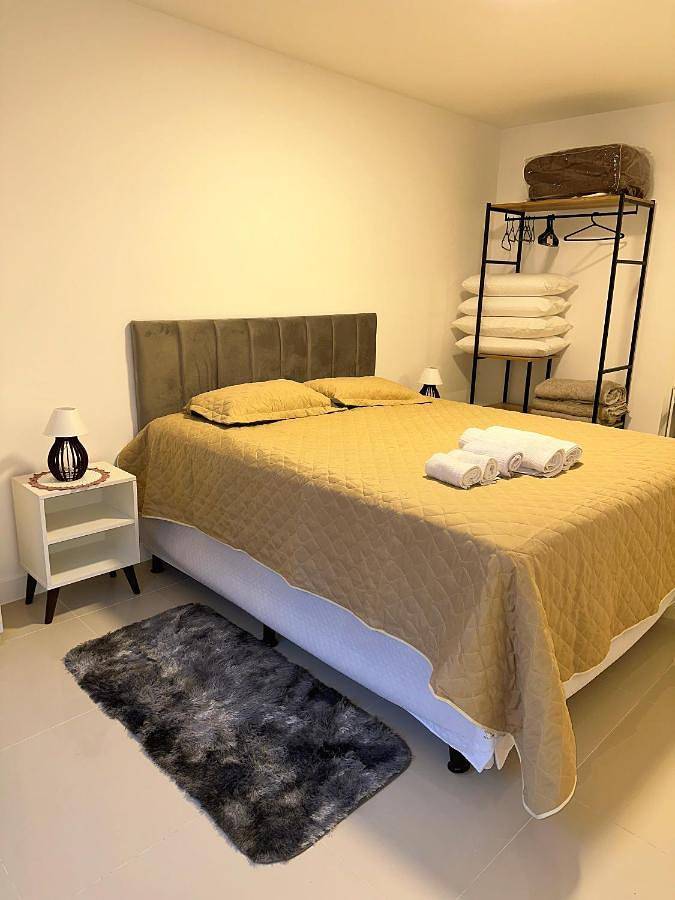 Casas e apartamentos de temporada para 3 pessoas, com piscina e sauna em Teresópolis