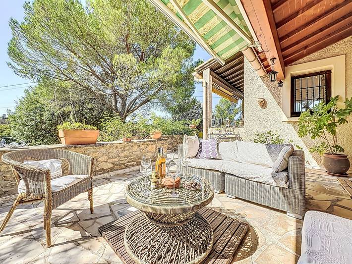 Location de vacances pour 12 personnes, avec terrasse et jardin à Nîmes - 4