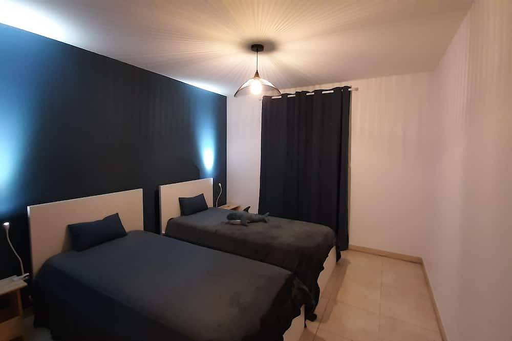 Maison dans les Cévennes pour 6 à 8 personnes, piscine et terrasse panoramique in Sainte-Cécile-d'Andorge, Parc national des Cévennes