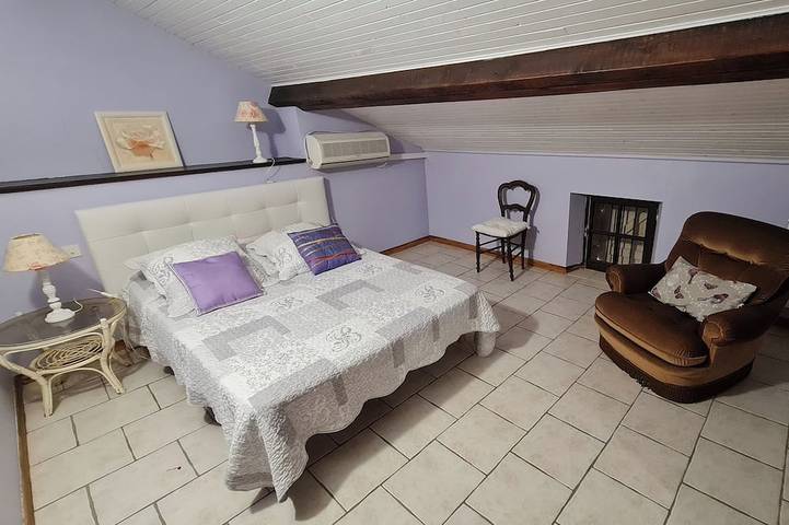 Komfort-Wohnraum, gepflegte Dekoration in Castelsagrat, Quercy