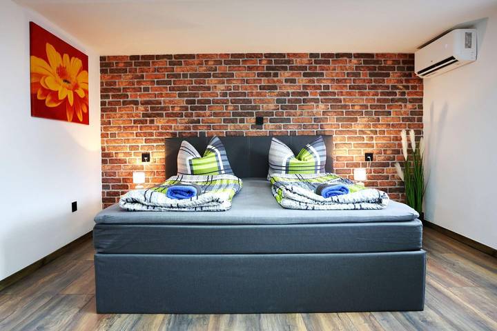 Ferienwohnung für 4 Personen, mit Garten und Sauna sowie Ausblick in Bad Liebenstein