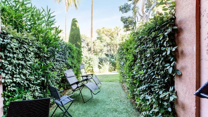 Gîte pour 5 personnes, avec Terrasse ainsi que Jardin et Piscine dans Plage La Badine