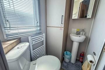 Static Caravan for 6 People in Felixstowe, Suffolk, Photo 3