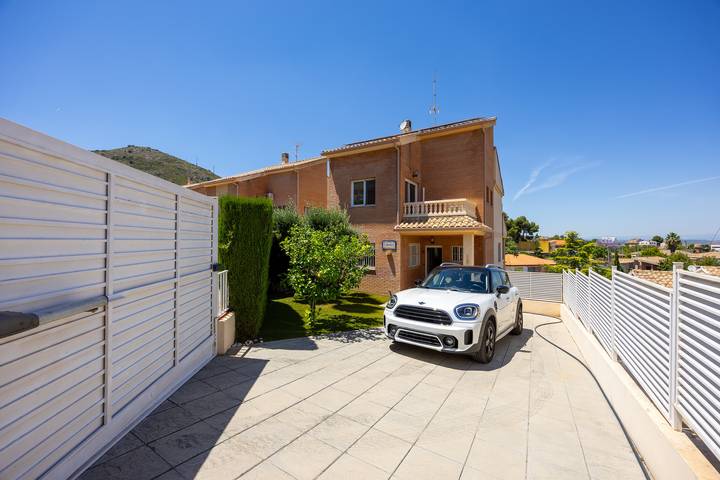 Casa de vacaciones para 8 personas, con jardín, Familias con niños en Chiva
