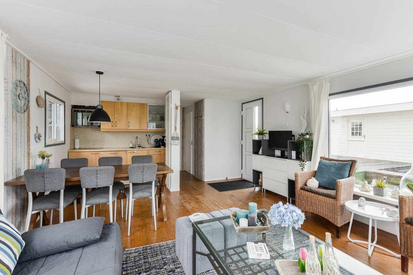 Ganze Wohnung, Bright and Comfortable Houseboat in Aalsmeer, Nordholland