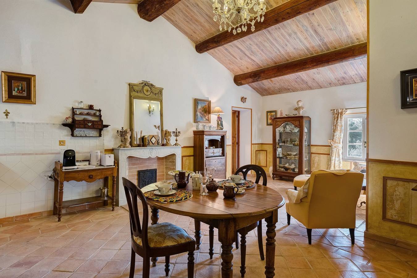 Ganze Wohnung, Gîtes in den Weinbergen Angelot – Mas Des Armouriers mit Pool in Violès, Vaucluse