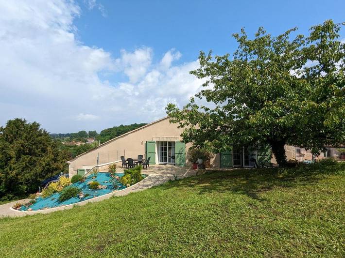 Gîte pour 3 personnes, avec jardin à Châteauneuf-sur-Charente - 2