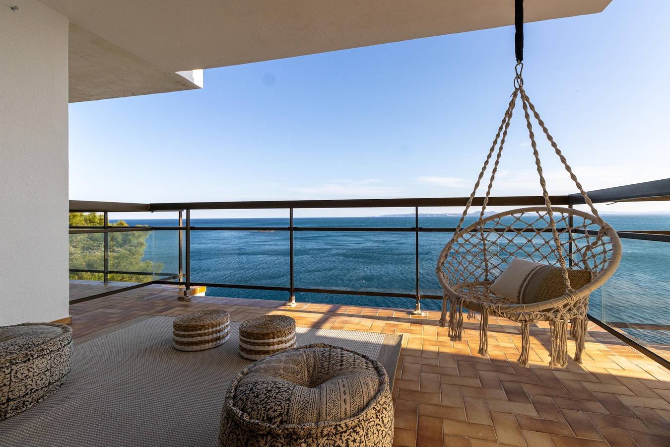 Maison spectaculaire en bord de mer, avec piscine commune et capacité pour 9 personnes in Roses, Haut-Ampurdan