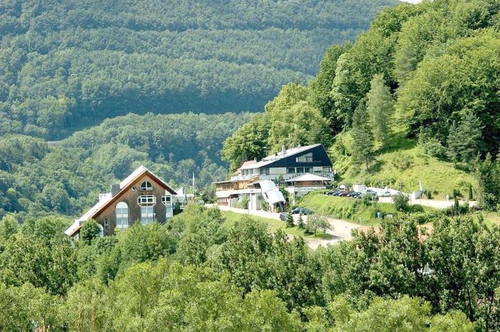 Hotel für 4 Personen, mit Terrasse und Garten in Mühlhausen im Täle